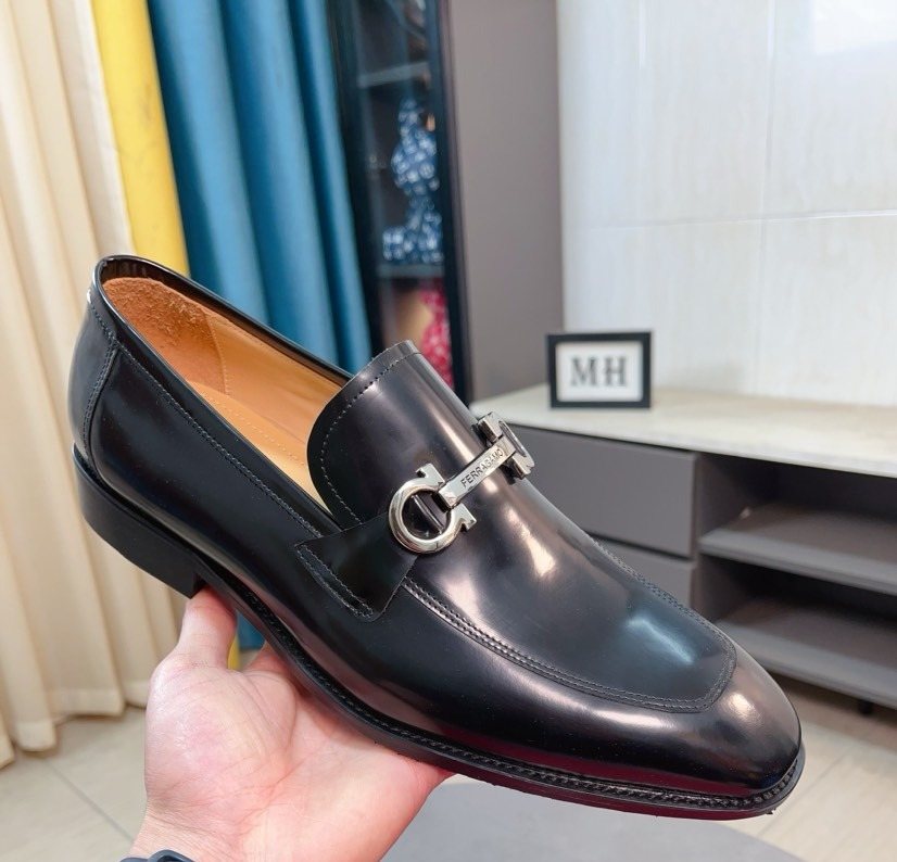 Ferragamo Black Hardware Loafers