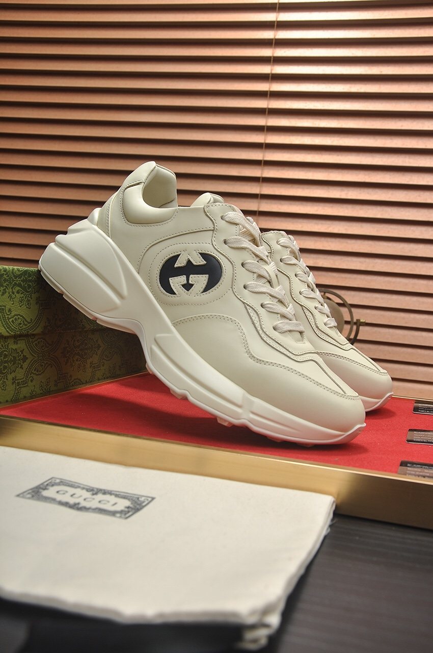 Gucci Cream White Navy Logo Low-Top Sneakers