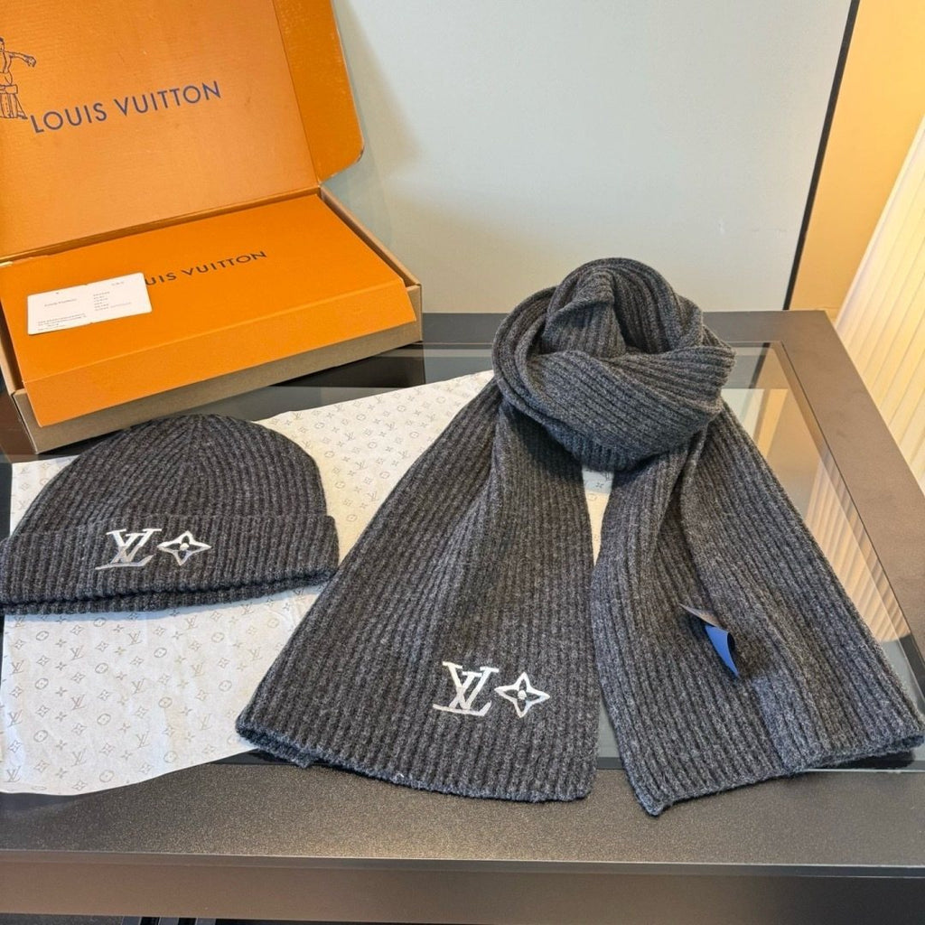 Louis Vuitton Rib-Knit Beanie & Scarf Set